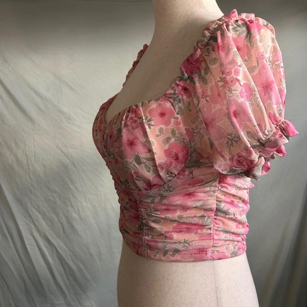 Madden Girl Pink Floral Ruched Mesh Puff Sleeve Tie Back Crop Top ZT060BB03RO M